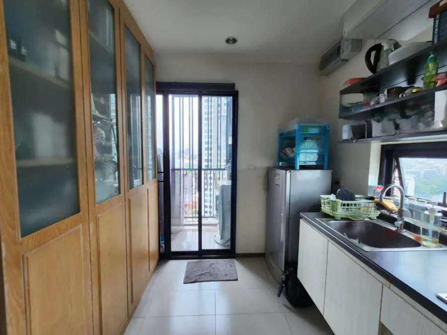Sell The Base Park West, corner room, 16th floor, unblocked view, complete facilities, book now, don't miss it.