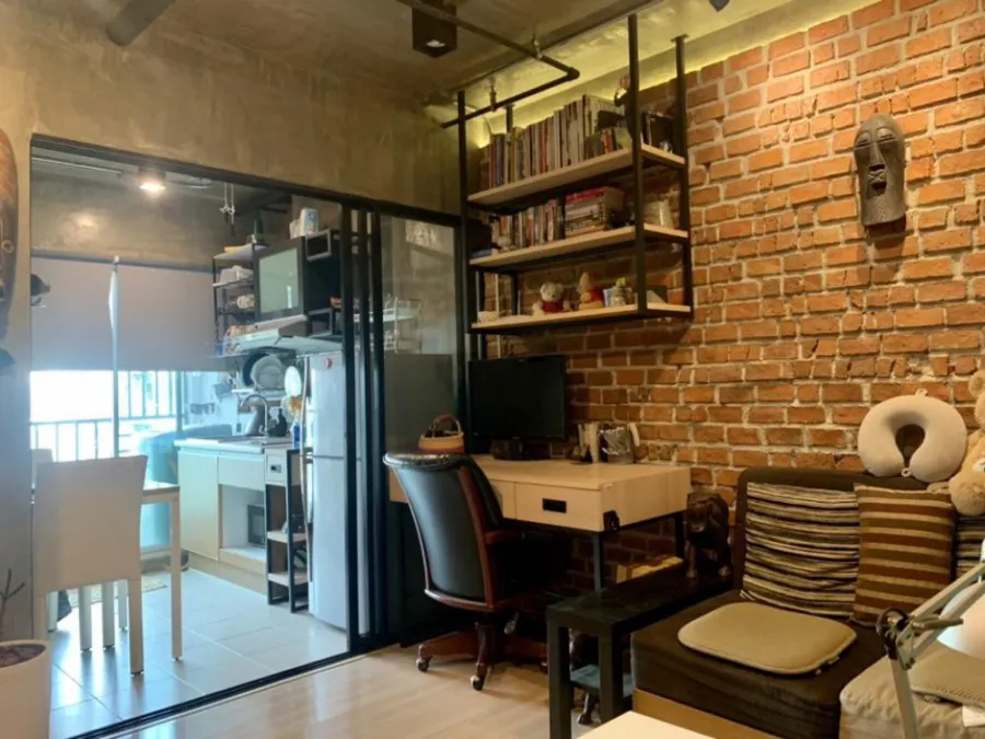 ห้องสวย ตกแต่งสไตล์ลอฟท์ บิ้วอินผนังวอลเปเปอร์อย่างเท่ ขายที่ The Niche id BangKhae ปังขนาดนี้จองเลย