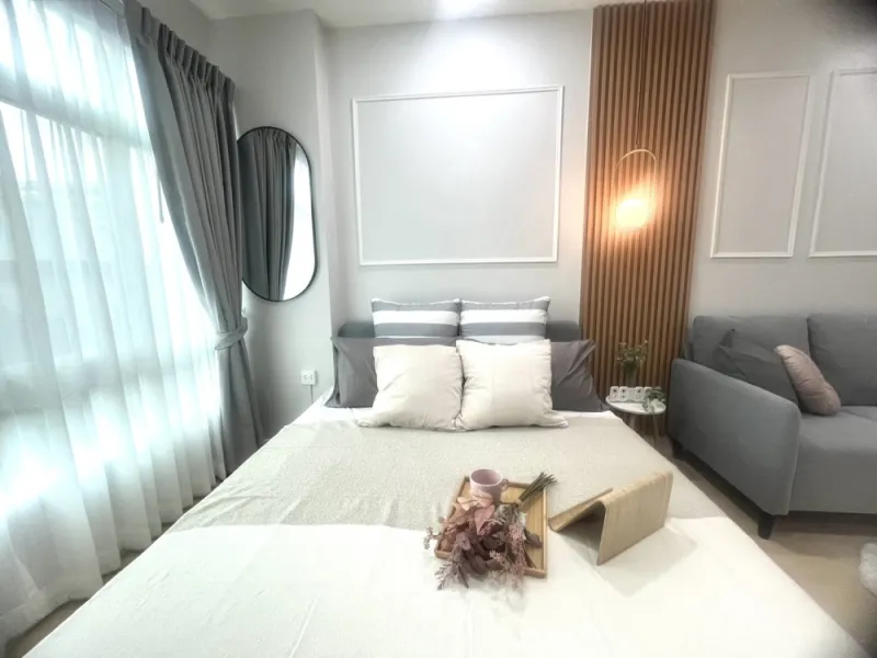 ขาย Ease Ratchada วิวไม่บล็อค ห้องตกแต่งน่าอยู่ กรุผนังทั้งห้อง อย่ามัวแต่มองรีบจองเลยจร้า