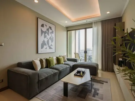 For rent Supalai Oriental Sukhumvit 39, high ceiling room, corner unit, open view! Best location, hurry!