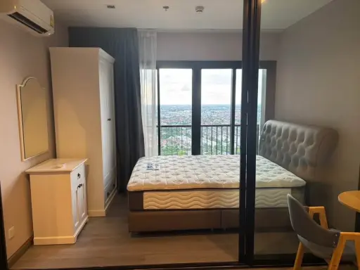 Condo for rent, The Politan Rive, high floor, appliances included + fully furnished. Hurry and reserve now! This room is very nice!!!