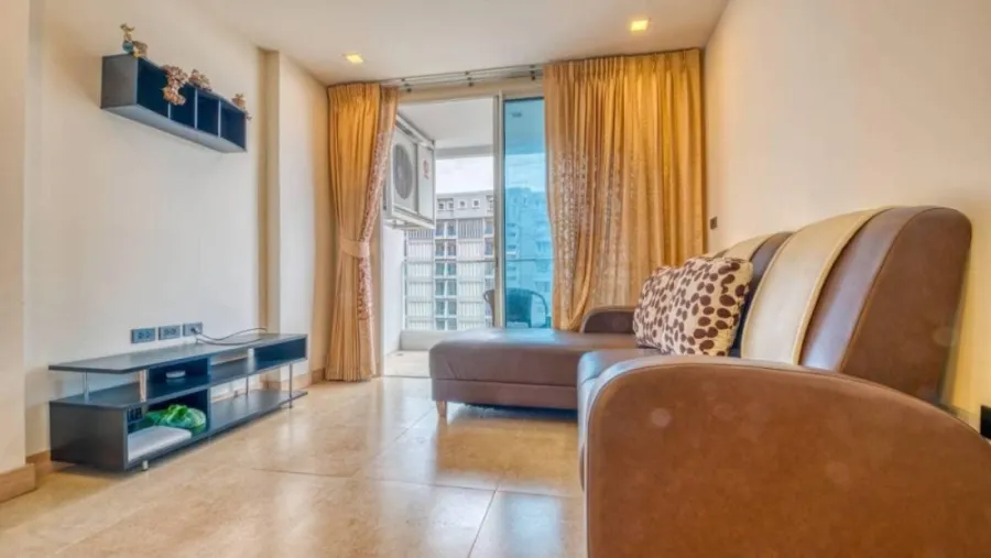 The Cliff for sale, lots of usable space. Simply decorated, the room is clean, airy, very livable. Don't miss it and you'll regret it.