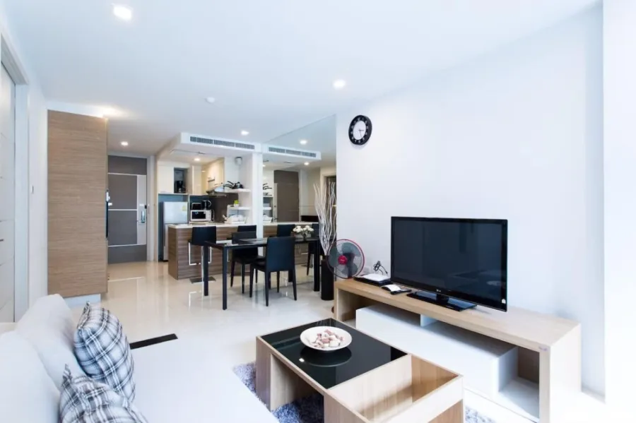 Condo for sale or rent, Apus (Pattaya Central), decorated in modern style, with jacuzzi, swimming pool view, don't miss it.