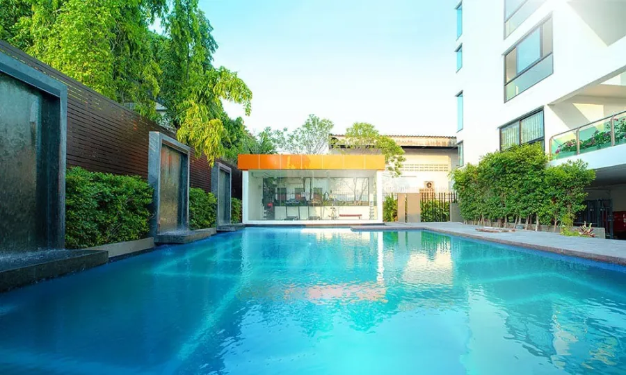 For rent: Chateau In Town Sukhumvit 62/1 phase 2, 2 bedrooms, spacious living area, fully furnished. Book now!