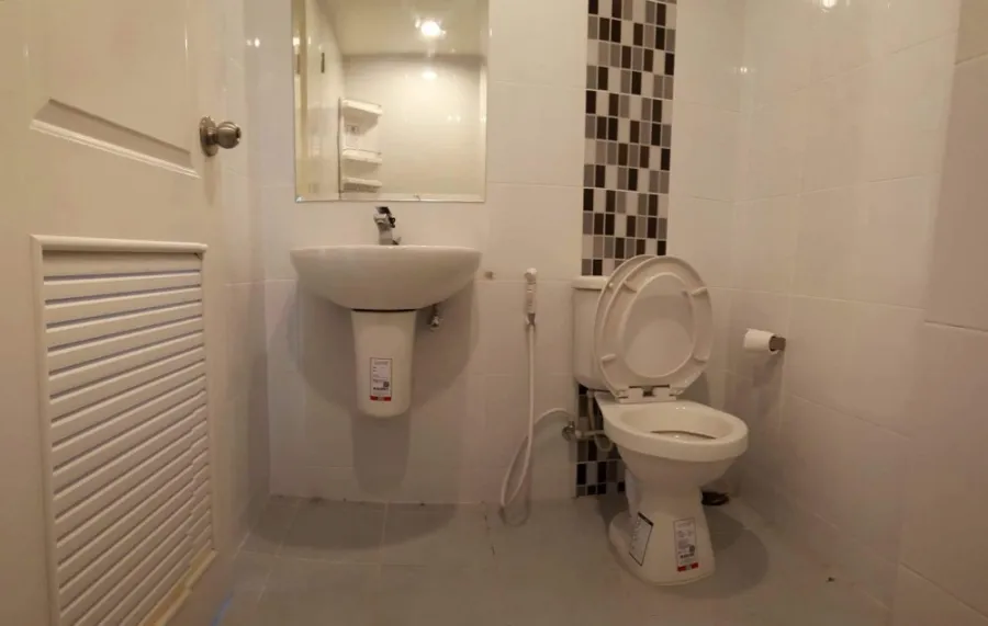Condo for rent/sale, Niche ID Serithai-Wongwaen Building A, 5th floor, corner room, nice room, urgently book !!