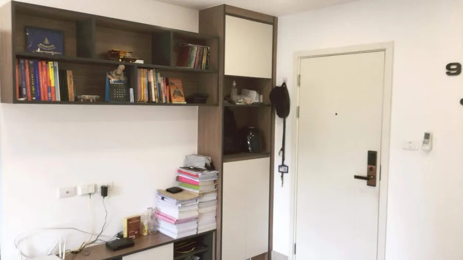 For sale: The One Plus Grand Ramkhamhaeng. The room is separated into sections. Complete set of furniture Don't just look, hurry and reserve now.