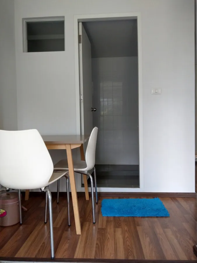 Condo for rent, U Hua Mak Station, next to the garden, cool during the day, not hot, fully furnished.