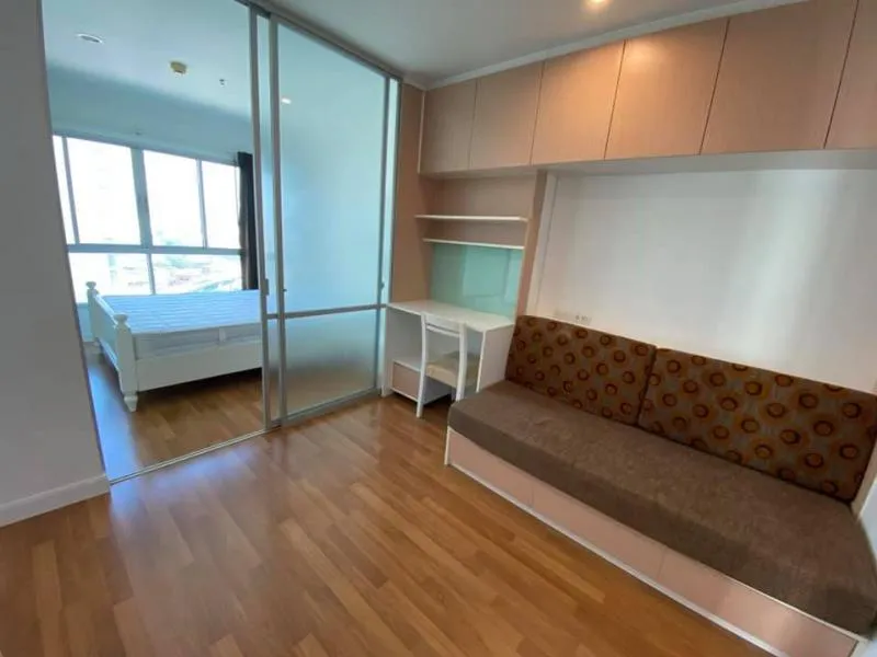 For rent, Lumpini Place Ratchayothin, 20th floor, corner room, beautiful view, facing north, good wind, fully furnished. ready to move in