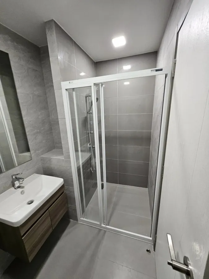 For rent, Modiz Launce Rangsit, 28th floor, divided room, fully furnished, nice to live in. Hurry and reserve now, don't miss it, urgent.