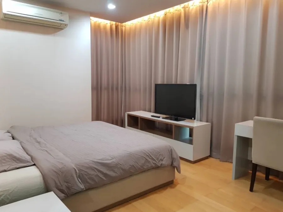 For rent!! Condo The Address Asoke, room number 1655/356, beautiful room, good view, great location, don't miss it!!