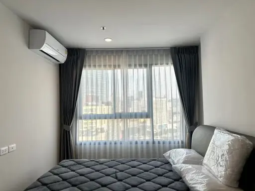 For rent: Ideo Chula Samyan, corner unit, less crowded, spacious living area, fully furnished. Don't miss out! images