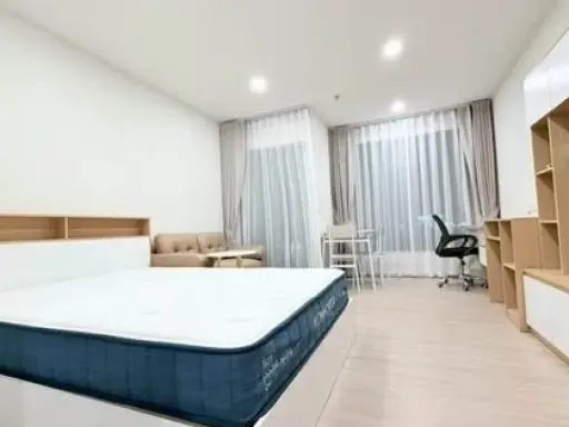 ให้เช่า Aspire สุขุมวิท - พระราม 4 ห้องมุม คนไม่พลุกพล่านวุ่นวาย วิวสระว่ายน้ำสุดชิล พร้อมอยู่