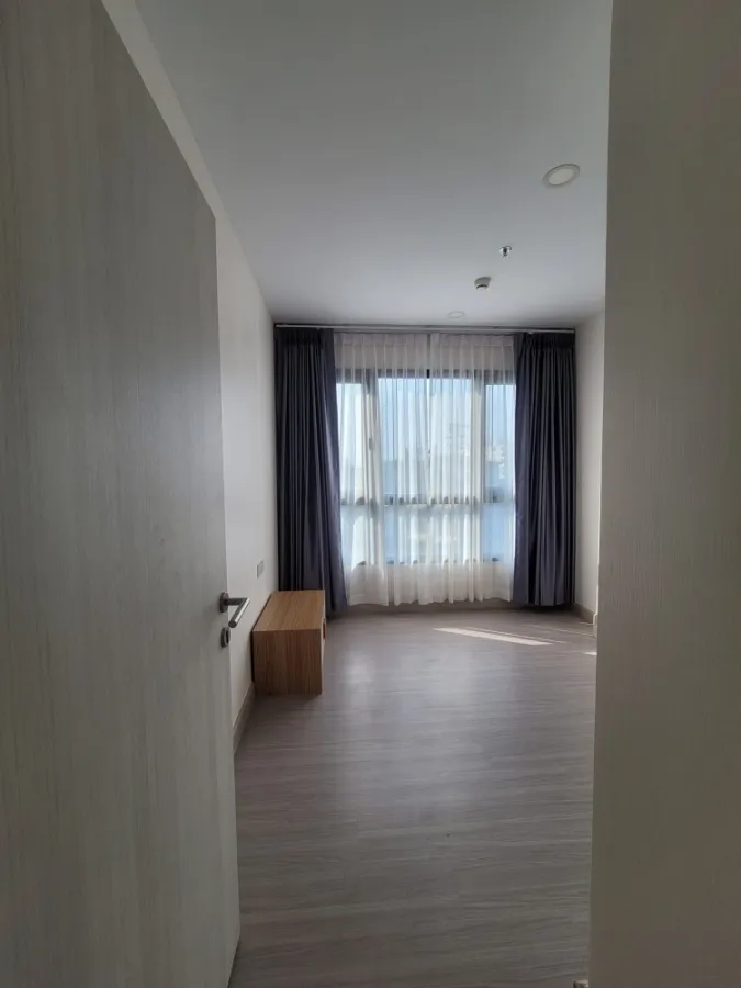 For sale Supalai Lite Tha Phra - Wongwian Yai, empty room, open and airy. If you want to renovate a room, reserve quickly.