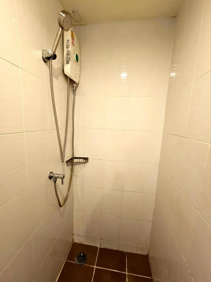 Condo for sale, rent, Lumpini Ville On Nut-Phatthanakan. Balcony facing south, beautiful room, close to the Yellow Line.