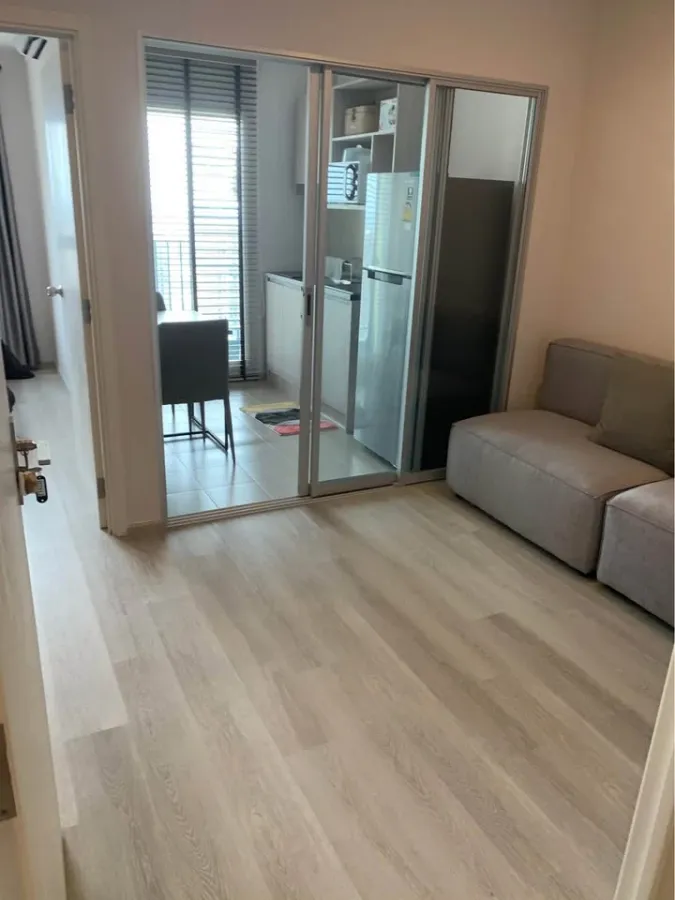 For rent: Elio Wutthakat-Sathorn, high floor unit, fully furnished, spacious and comfortable. Book now!