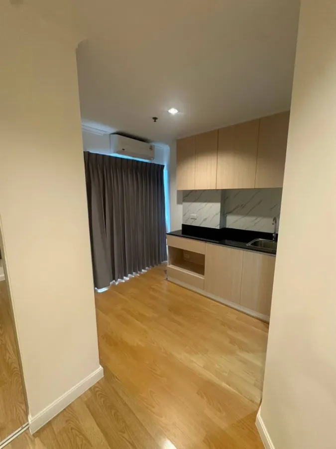 Condo for rent, Lumpini Ville Lat Phrao-Chok Chai 4, empty room, 4th floor, comes with a very good price, those who like to decorate should not miss i