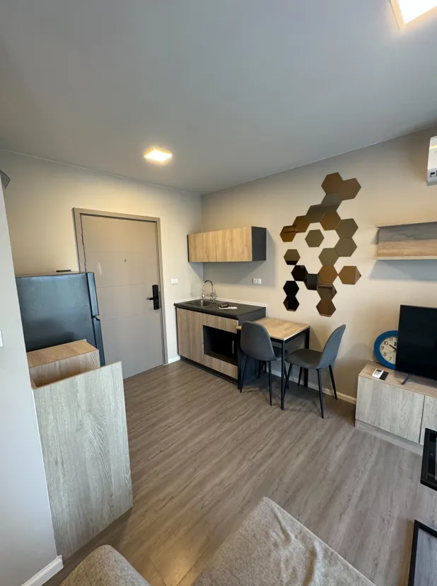 For rent: Dcondo hideaway Phase 4, Studio room, 3rd floor, not very high, with a great price, hurry and reserve now.