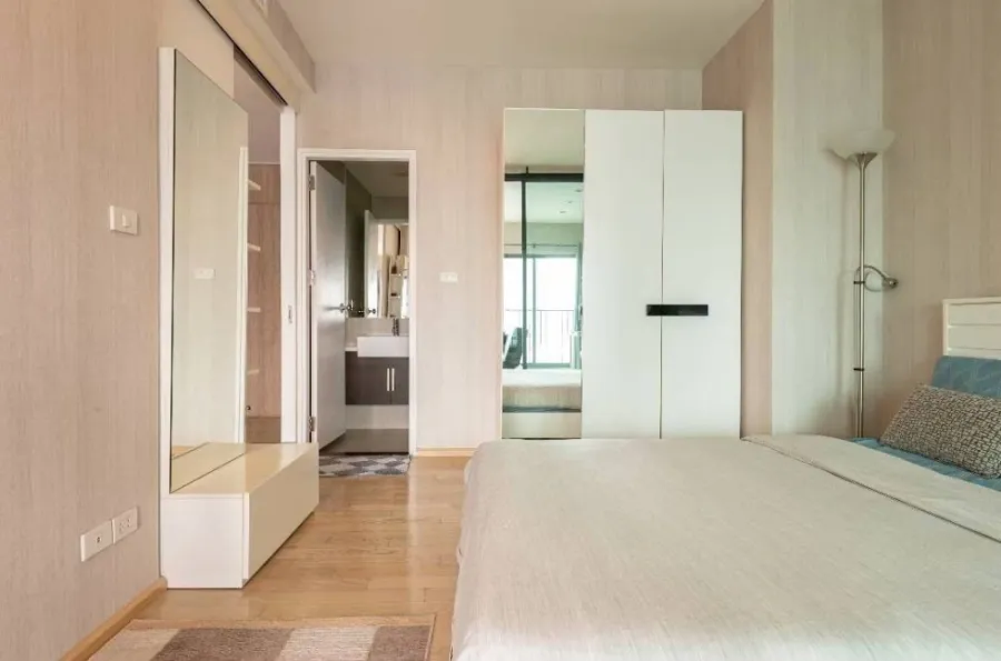 For rent, Noble Remix Sukhumvit 36, spacious, decorated in Minimal style, very livable. Can't reserve now.
