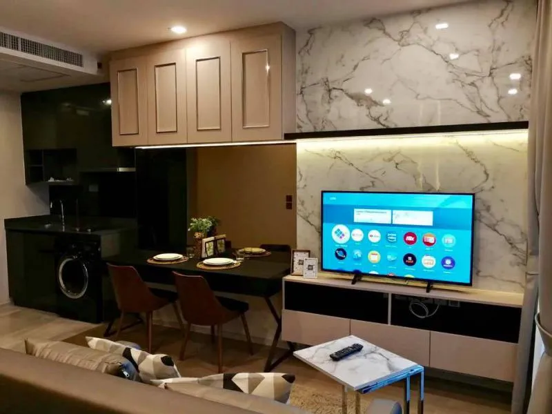 Urgent for rent !! Condo Ashton Asoke, high floor, 1 bedroom, 1 bath, fully furnished, near the BTS, miss it and will regret it !!