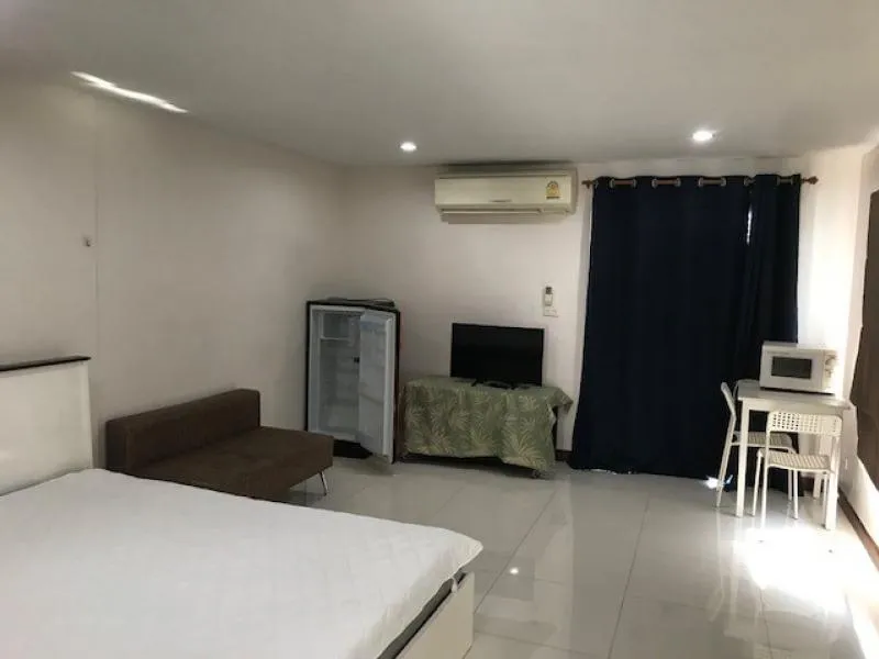 Condo for rent, Regent Home 4, Sukhumvit 85, corner room, good view.