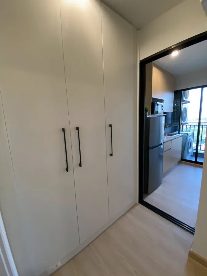 Terra residence for rent, corner room with privacy, decorated in a controlled tone, comes with complete amenities, don't miss it.