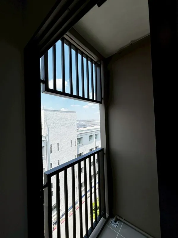 ให้เช่า d condo air Ladkrabang ห้องพร้อมอยู่ เฟอร์พร้อม จองเลย