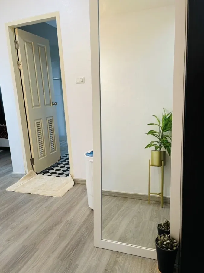 For rent urgently!! Condo Sim Vipha-Ladprao, corner room, fully furnished, near MRT Chatuchak, book now!!