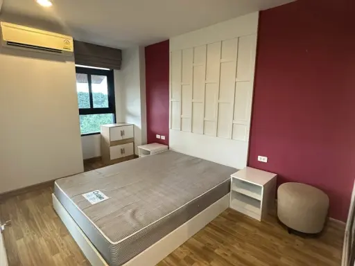 For rent Baan Navatara, a lovely room, comes with complete furniture and electrical appliances. Just bring your bags and move in.