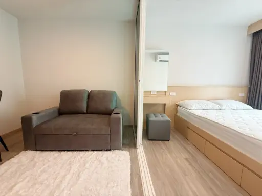 Condo for rent, Regent Home Bangna, 23rd floor, high view, well-built furniture, convenient and complete here. Come and reserve now.