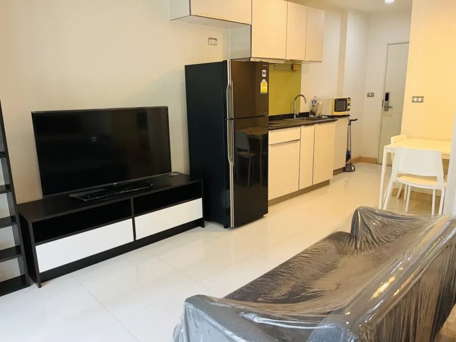 ให้เช่า ทรี คอนโด เอกมัย (สุขุมวิท 42) สิ่งอำนวยความสะดวกครบครัน ราคาดีมาก ไม่จองถือว่าพลาดจ้า