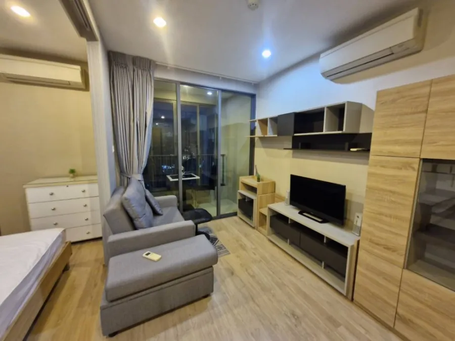 For sale/rent!! Condo Ideo Q Chula-Samyan Live luxuriously and higher than others with the highest floor with a great view. Urgent!!