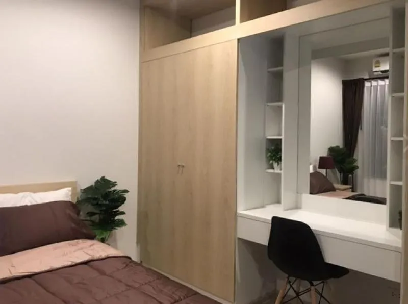 ให้เช่า Zelle Rattanathibet ห้องแต่งเรียบง่าย โทนน้ำตาลสวย วิวสูง บรรยากาศร่มรื่น เฟอร์ครบ
