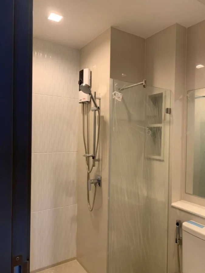 For rent!! Condo Life Asoke Hype, 23rd floor, high floor, beautiful room, fully furnished, ready to move in. Don't miss it!!