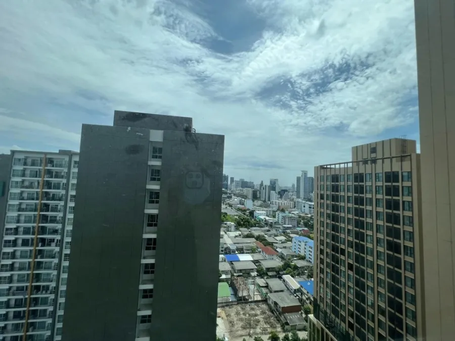For rent, U Delight @ Chatuchak Station, corner room, high floor, separating the room Don't just look at it and reserve it.