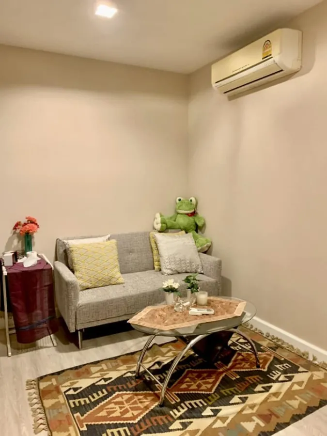 Condo for rent, Metro Luxe Kaset, 2nd floor, garden view, well partitioned room. Convenient travel It's very worthwhile.