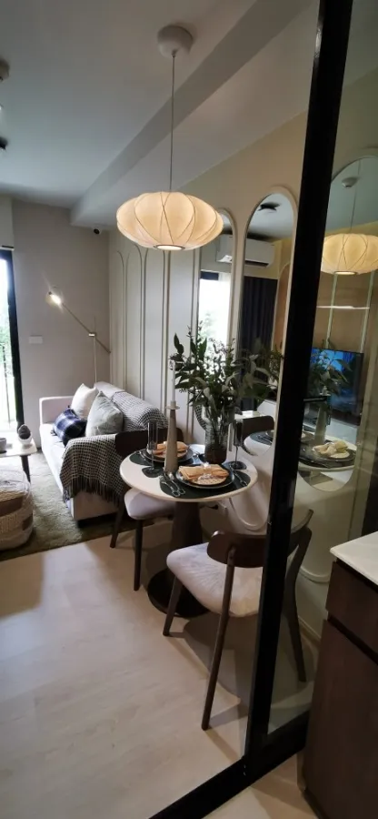 Selling down payment New Cross Khu Khot Station, Building C, 7th floor, garden view, good project, nice to live in. Book now before it slips away.
