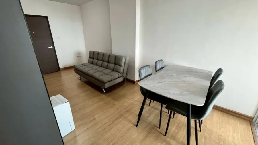 For rent: Supalai City Resort Phra Nangklao Station, high floor unit, fully furnished. Book now!