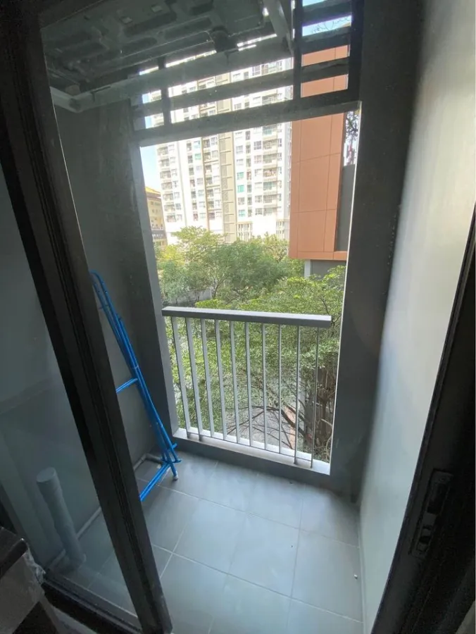 Sell, rent, Aspire Sathorn - Taksin (Copper Zone), partitioned room, fully furnished, ready to move in, book now.