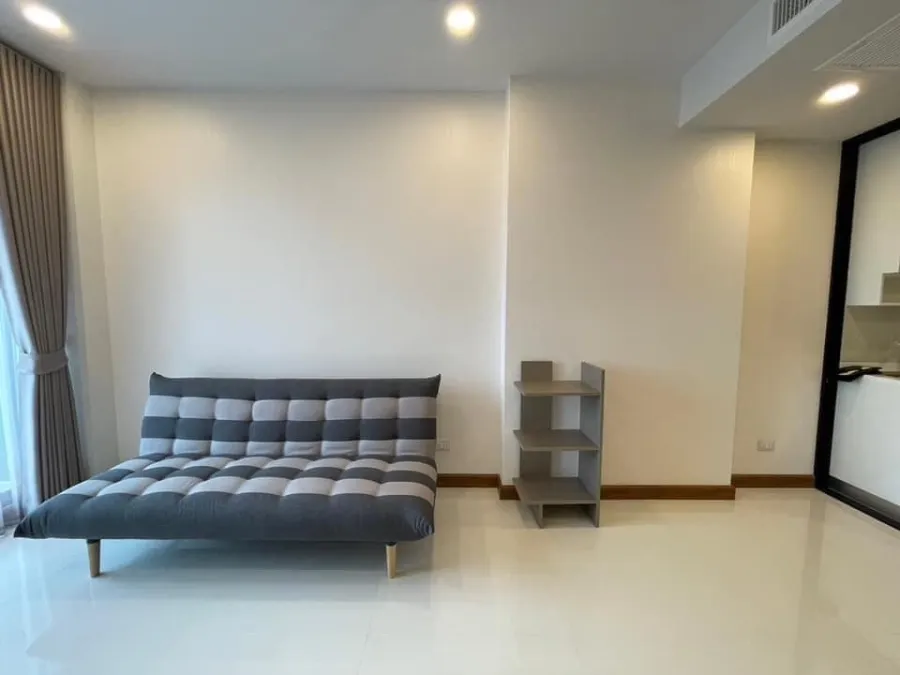 Rent Supalai Premier Charoen Nakorn, spacious room There is a lot of usable space, friendly price, say that you should not miss it.