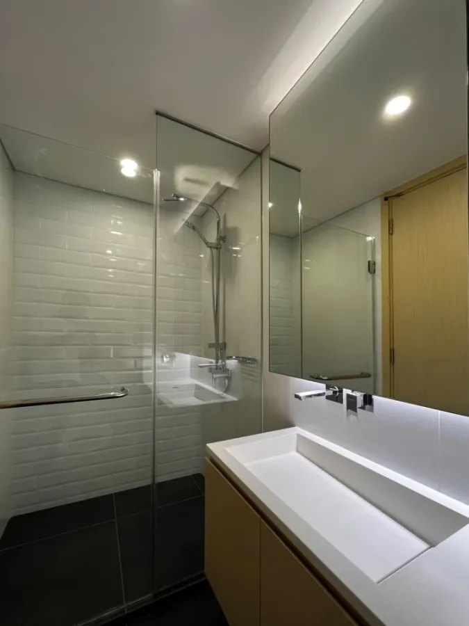 Sell down payment!! Landmark Condo @ MRTA Station, beautifully decorated, good location, can't miss it, book now!!