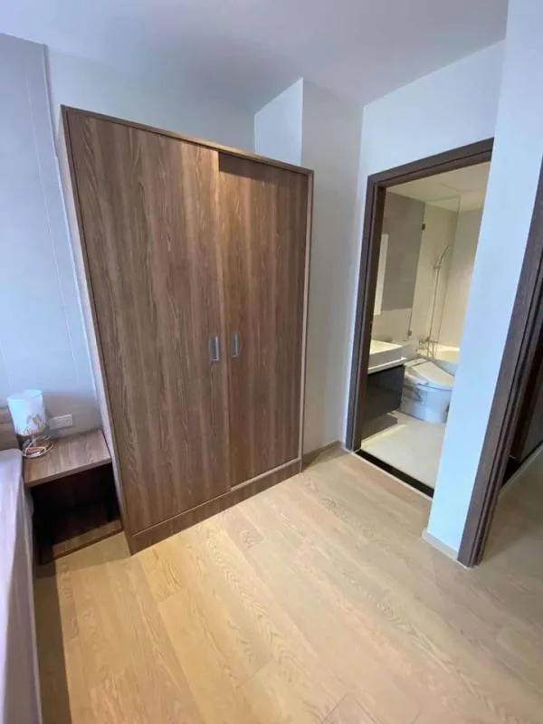 Rent Runesu Thonglor 5, 6th floor, wide balcony, fully furnished, near BTS Thonglor, just 5 minutes like this, must book.