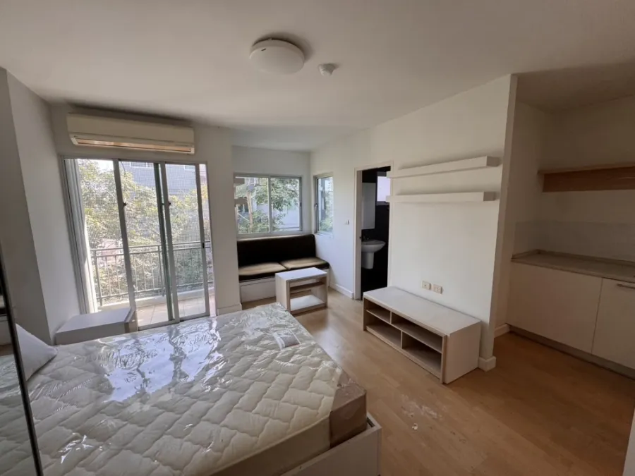 Selling My Condo Sukhumvit 81. Beautiful, quiet, and private unit. Buy now!!