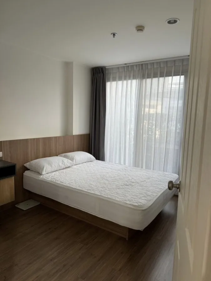 For sale: U Delight at Bang Son Station, 5th floor, swimming pool view, spacious room, comfortable to live in. If interested, hurry and reserve now.