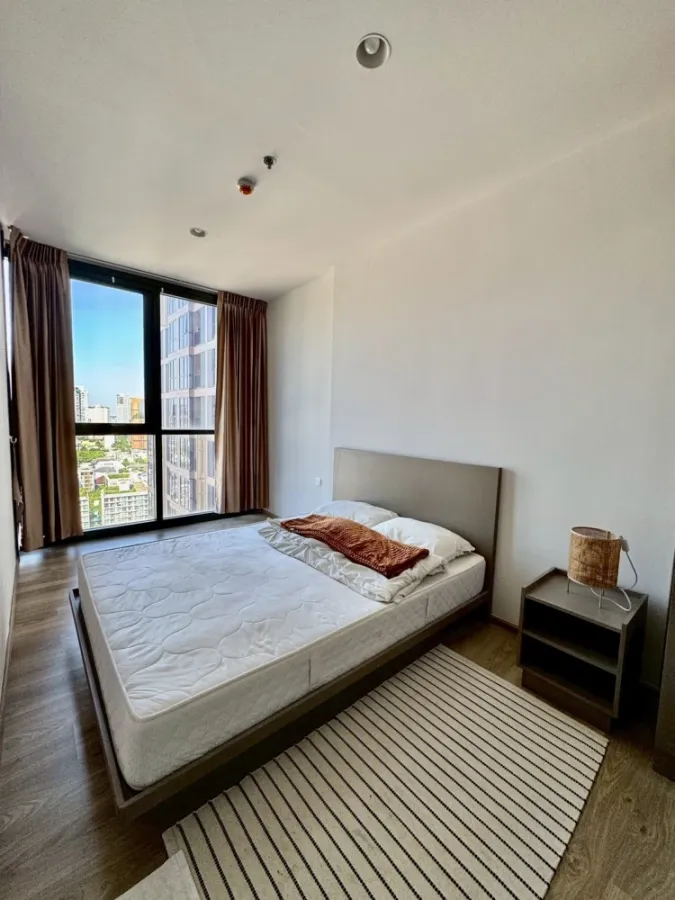 [FOR RENT] Oka Haus Sukhumvit 36 | High-Floor 1-Bed with Bathtub & Open City View (East Facing) 🏢🛁🌅✨