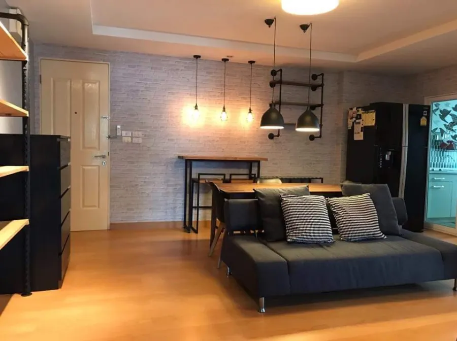 ขาย แฮปปี้ คอนโด รัชดา 18 ชั้น 3 ห้องมุม ตกแต่งสไตล์ Loft แต่งครบ น่าอยู่ จับจองเป็นเจ้าของเลยจ้า