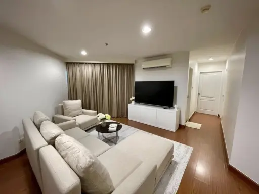 For rent: Belle Grand Rama 9, 2 bedrooms, 2 bathrooms, spacious living area, fully furnished. Book now!