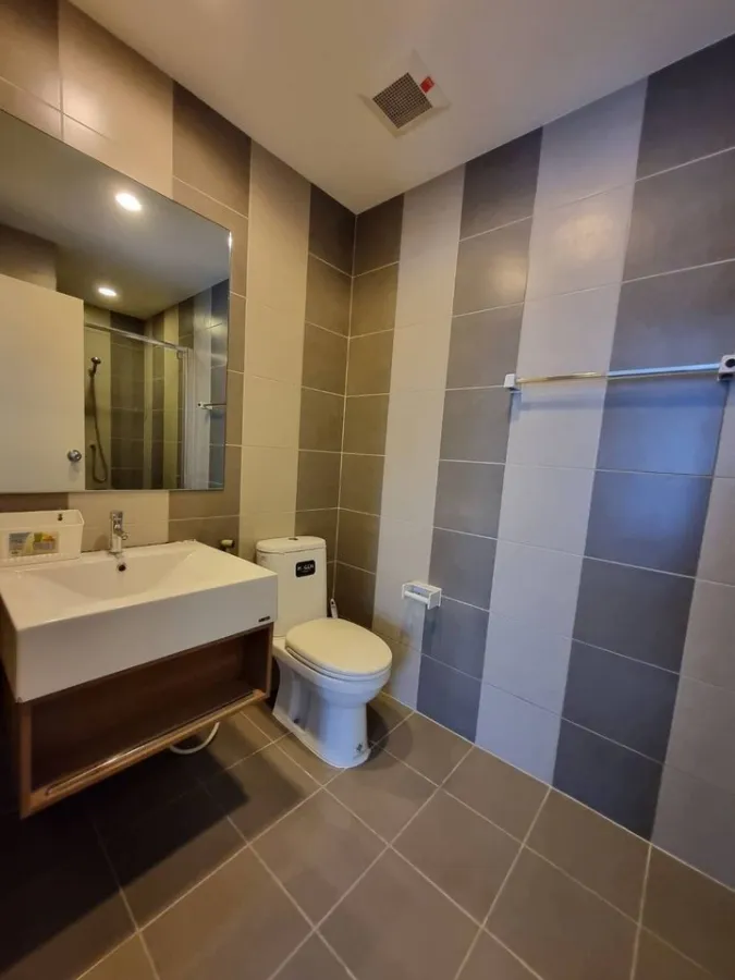 For rent, Motive Condo Sathorn - Wongwian Yai, 12th floor, fully furnished, complete with electrical appliances, book now.