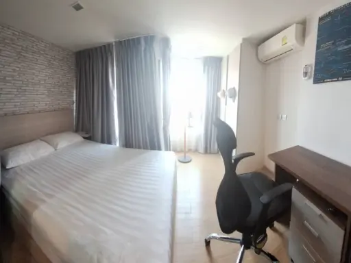 Wynn Condo Phaholyothin 52 for rent, 5th floor unit. High-quality wallpaper and fully furnished. Book now!