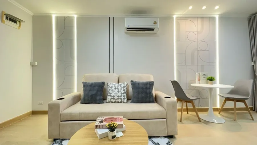 For rent: The Clover Thonglor, 8th floor. Beautifully furnished and ready to move in. Book now! Don't miss out!