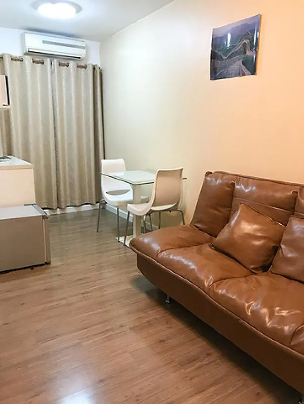 For rent iCondo Ngamwongwan 2, 5th floor, complete electrical appliances refurbished room Ready to go in. Talk to us.